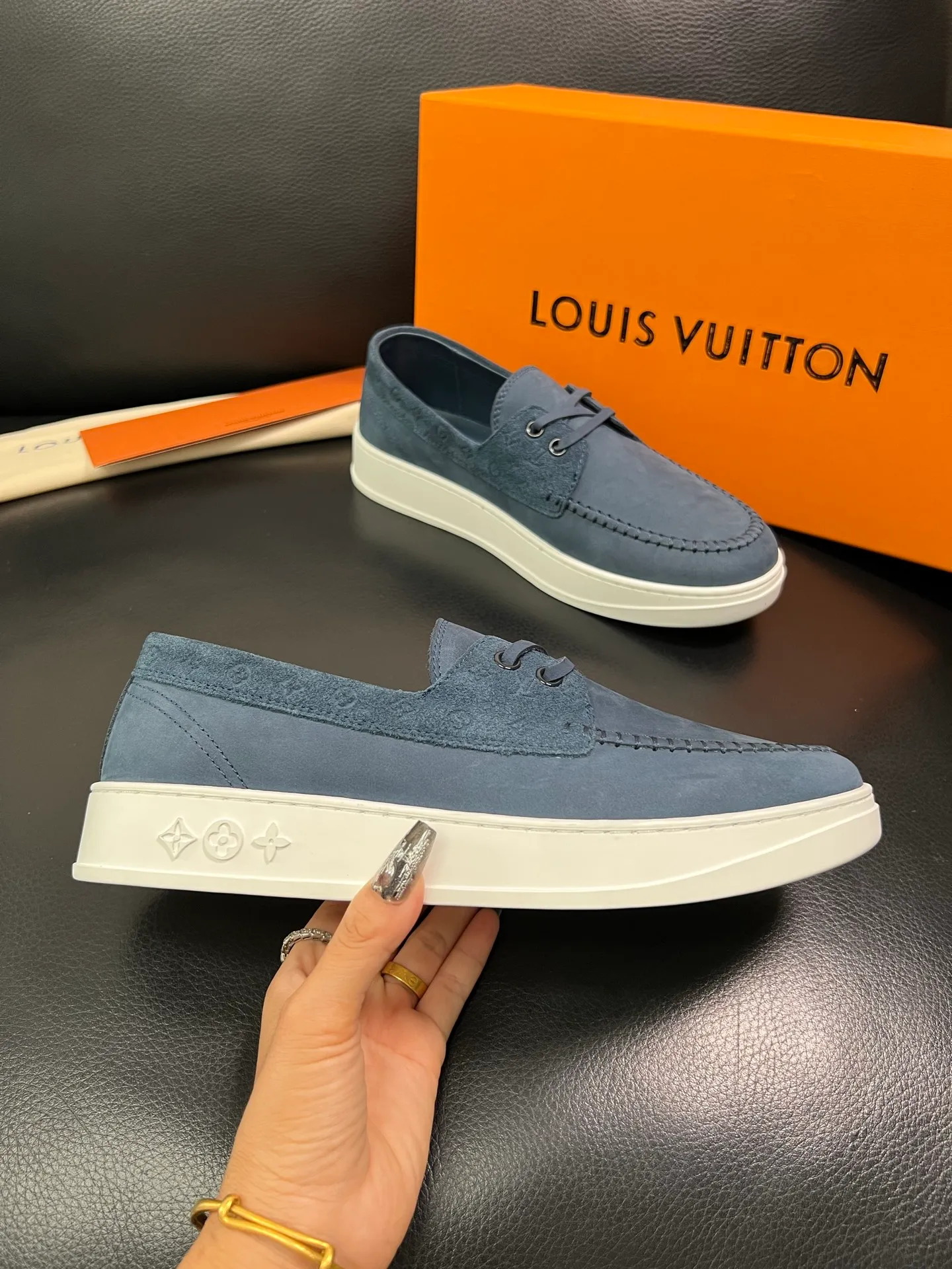 Men's shoes 💰780 Lv top purchasing agent Louis Vuitton, slip-on sports shoes counter synchronization, uppers imported from Italy, high-quality splicing colorful and complex handicrafts, imported cowhide pads are soft and comfortable, soles: original soles specially provided by the original factory, T men's shoes 💰U exclusive movable molded soles are super comfortable, original and single goods, high quality, you can go in and out of the counter at will, welcome to compare, code number 39-44 (customized 38 45)85856